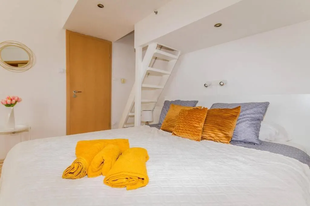Trendy 2 Room Flat, Next To Corvin Mall Free Huge Garage! Ac,Dishwasher,Washmachine, Smart Tv Budapest