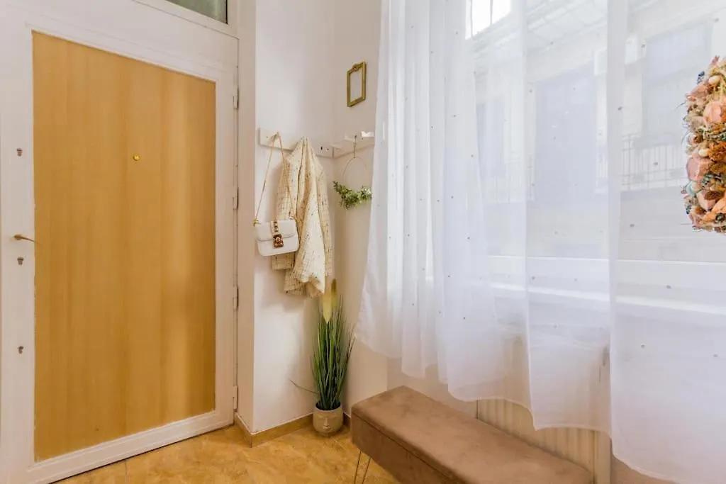 Trendy 2 Room Flat, Next To Corvin Mall Free Huge Garage! Ac,Dishwasher,Washmachine, Smart Tv Budapest 0*,