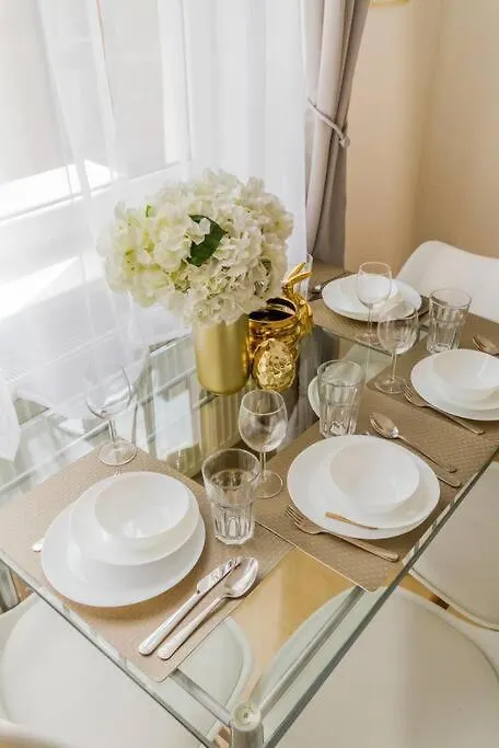 Trendy 2 Room Flat, Next To Corvin Mall Free Huge Garage! Ac,Dishwasher,Washmachine, Smart Tv Budapest 0*,